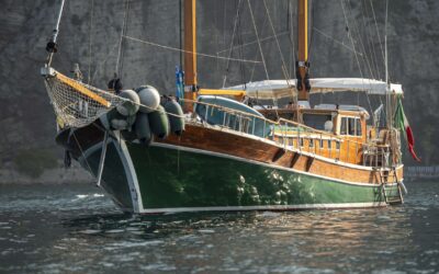 Elegante Caicco, 24 Metri, Isole Eolie e Golfo di Napoli