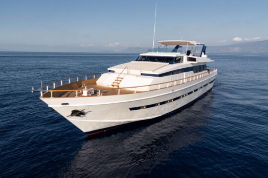 Olga-charter-30mt-eolie