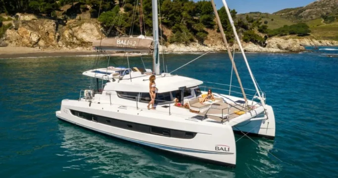 Catamarano-vela-charter-grecia-openspace_1