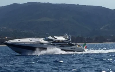 Sunseeker 75 a Noleggio a Siracusa | Yacht di Lusso in Sicilia